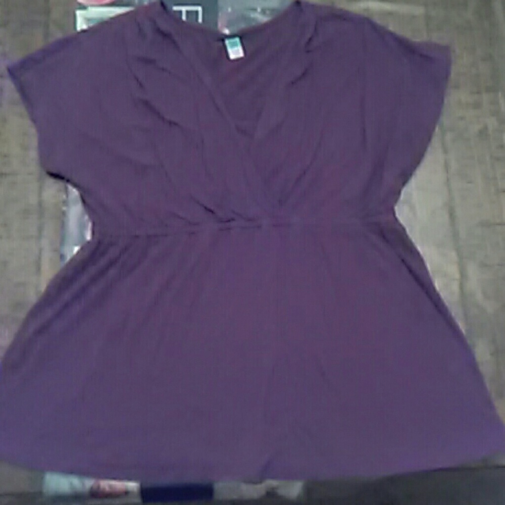 Old Navy Maternity Shirt